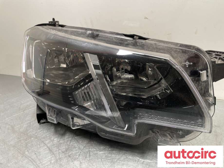 Frontlykt høyre halogen til Peugeot Partner 2019-->> (Type III)  (VALEO|9816826880|)