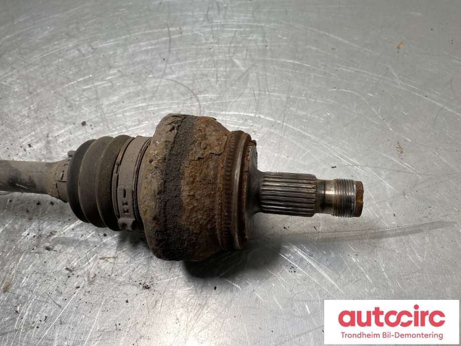 Drivaksel høyre bak, diesel/automat til Mercedes C-Klasse 2007-2011 (Fase 1) (W204) (W204) (A2043502110|A2043508423|)