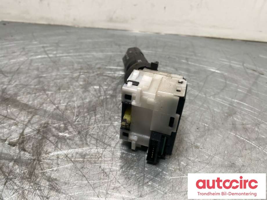 Bryter blink til Nissan Navara 2010-2015 (Fase 2) (D40) (D40) (25540ZM02E|)