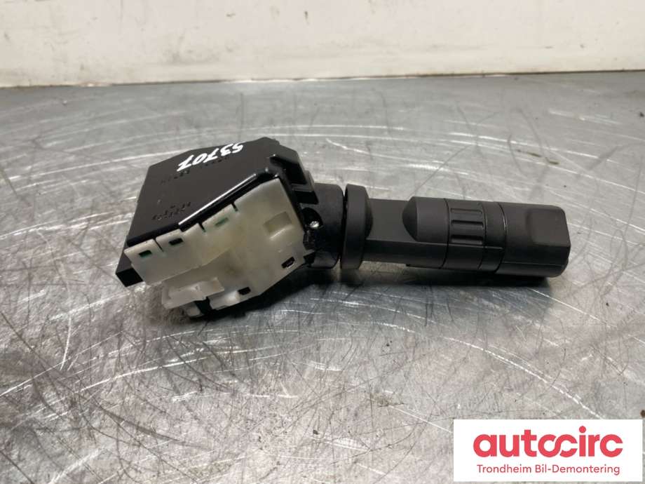 Bryter blink til Nissan Navara 2010-2015 (Fase 2) (D40) (D40) (25540ZM02E|)