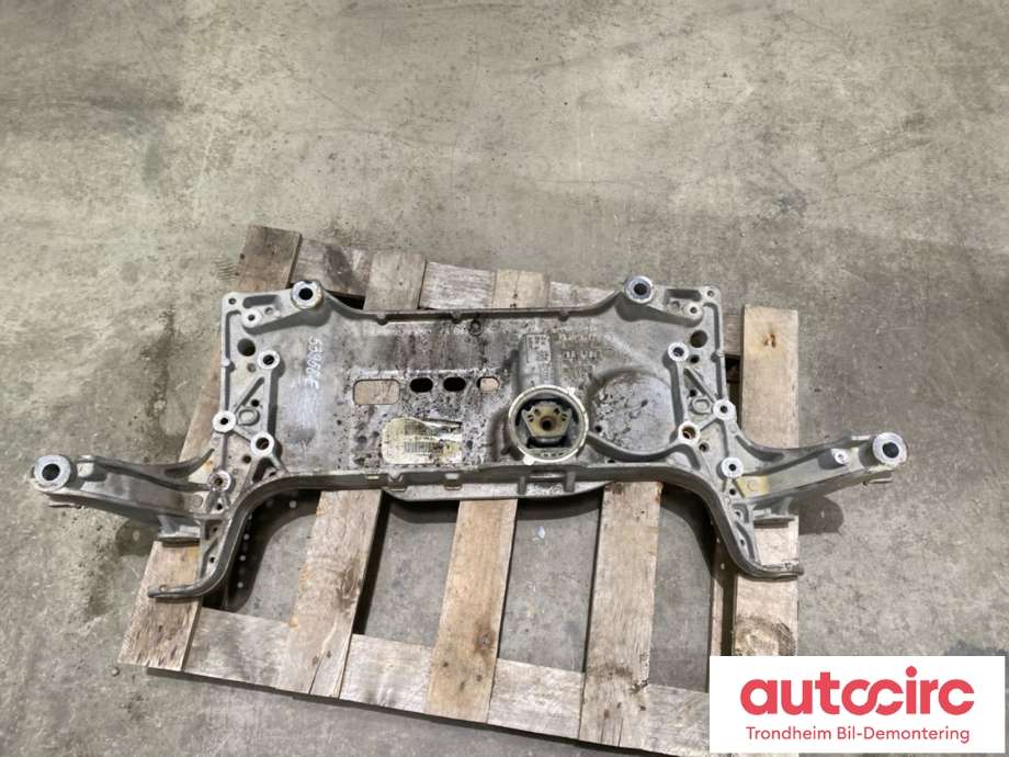 Travers foran hoved til VW Tiguan 2007-2011 (Type I, Fase 1)  (3C0 199 313 AQ|3C0 199 313 BB|)