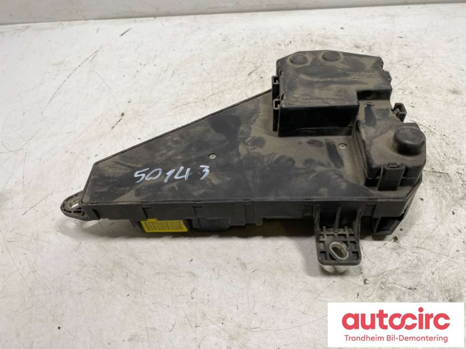 Sikringsboks bagasjerom til BMW 5-Serie 2003-2010 (E60/E61) (E60/E61) (6906588|61146906588|6906603)
