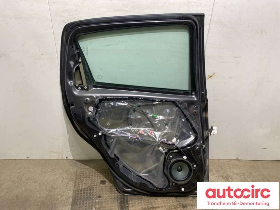 Dør venstre bak til Toyota Yaris 2012-2014 (Type III, Fase 1) (67114-52210|6711452210|)