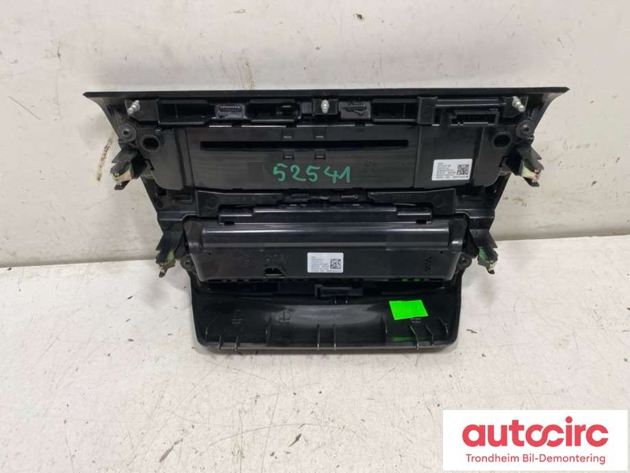 Bilstereo betjeningspanel til BMW X2 2018-->> (F39) (F39) (64 11 9 371 457|64 11 9 471 104|)