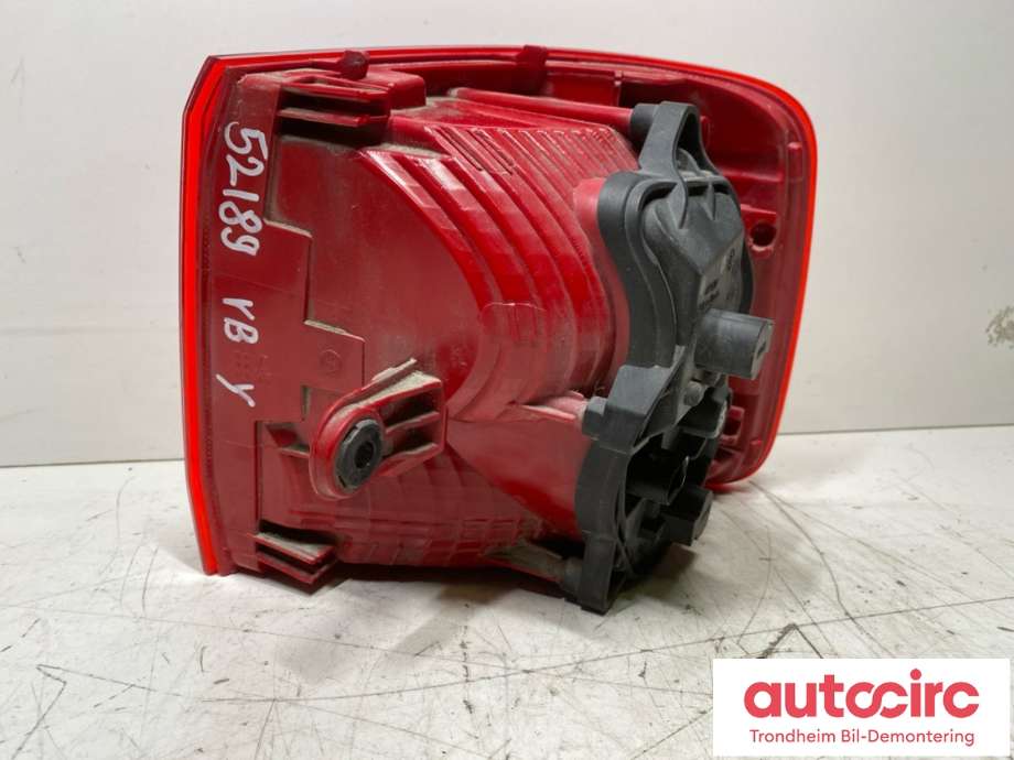 Baklykt venstre ytre til VW Touran 2010-2015 (Type I, Fase 3) (1T0 945 095 R|1T0945095R|)