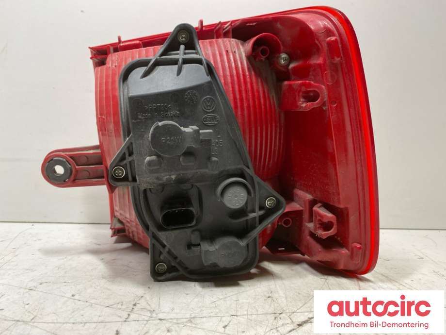 Baklykt venstre ytre til VW Touran 2010-2015 (Type I, Fase 3) (1T0 945 095 R|1T0945095R|)