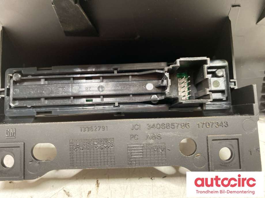 Instrument kjørecomputer til Opel Astra J 2010-2015  (13267984|)