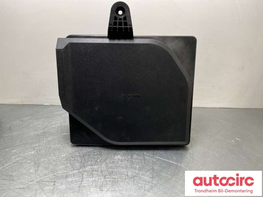 Bilstereo sub-woofer til BMW i4, 2021-->> (G26) (G26) (HARMAN/KARDON|65 13 2 622 887)