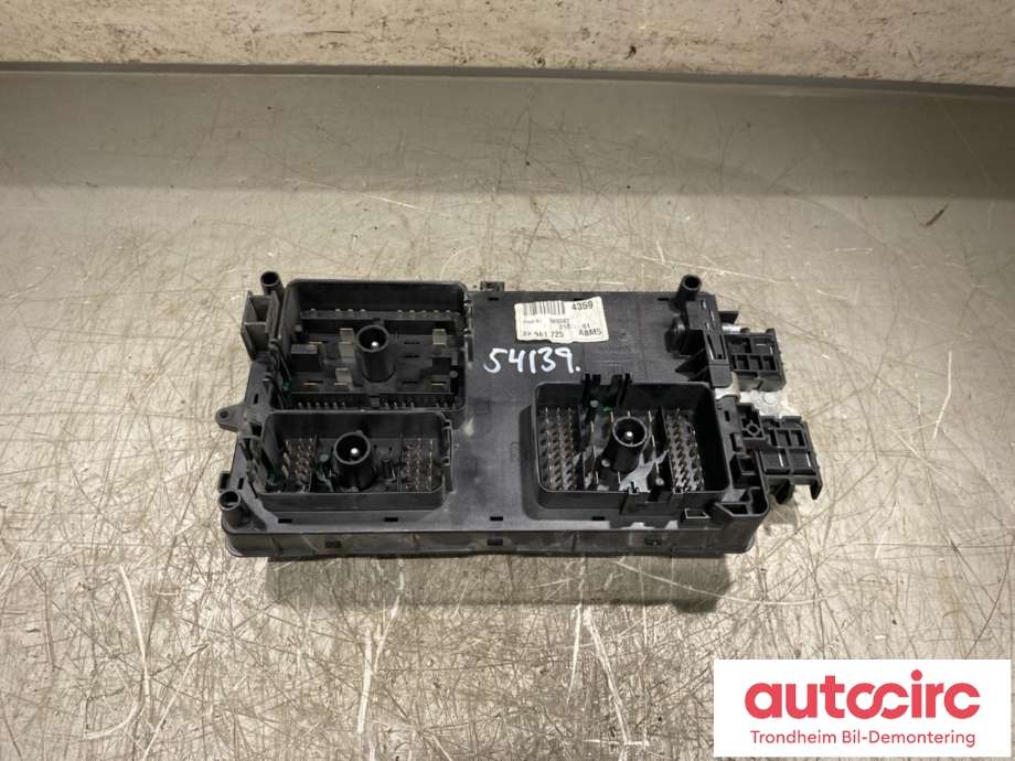 Sikringsboks motorrom til Opel Insignia A 2014-2017  (26202373|)