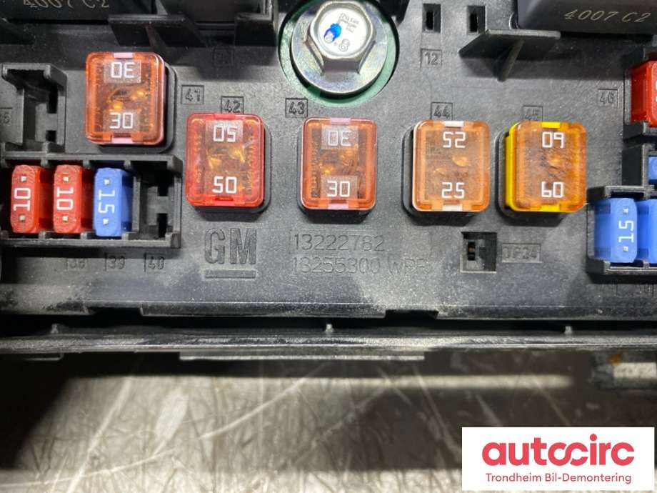 Sikringsboks motorrom til Opel Insignia A 2014-2017  (26202373|)