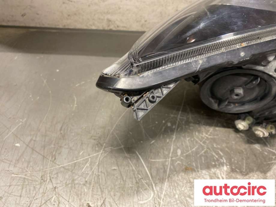 Frontlykt venstre xenon til Opel Insignia A 2014-2017  (1ZT 011 166-01|)