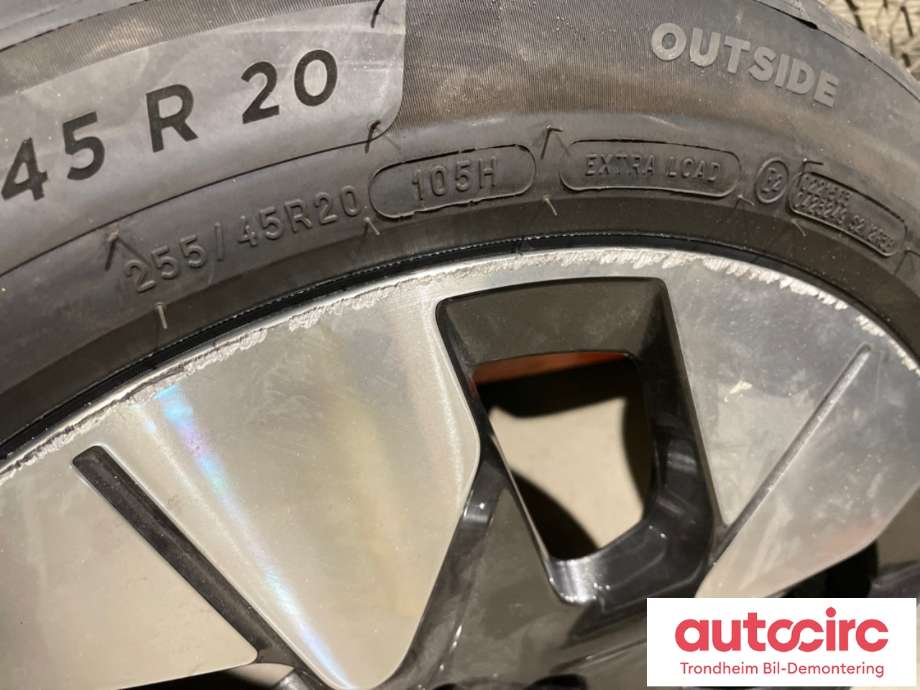 Hjulsett aluminium sommer til Ford Explorer EV 2024-->>  (20 TOMMER|235/50R20 109 R|PROD:2624|4-5MM)
