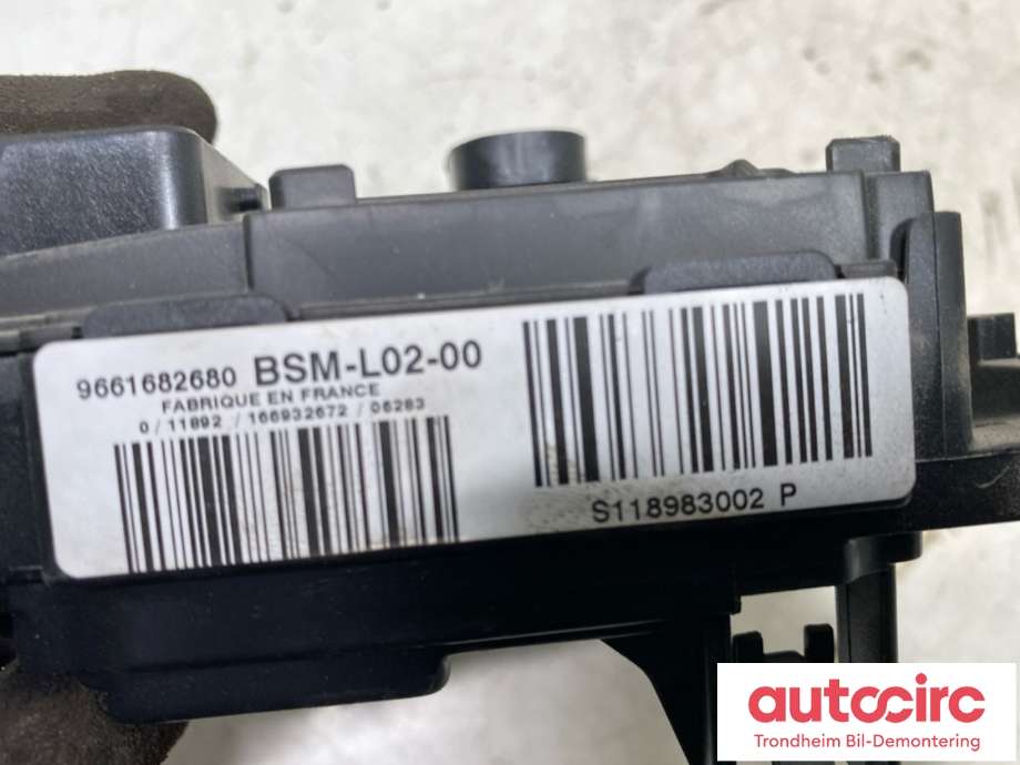 Sikringsboks motorrom til Peugeot 407 2004-2010  (SIEMENS VDO|6500 CG|9661682680|)
