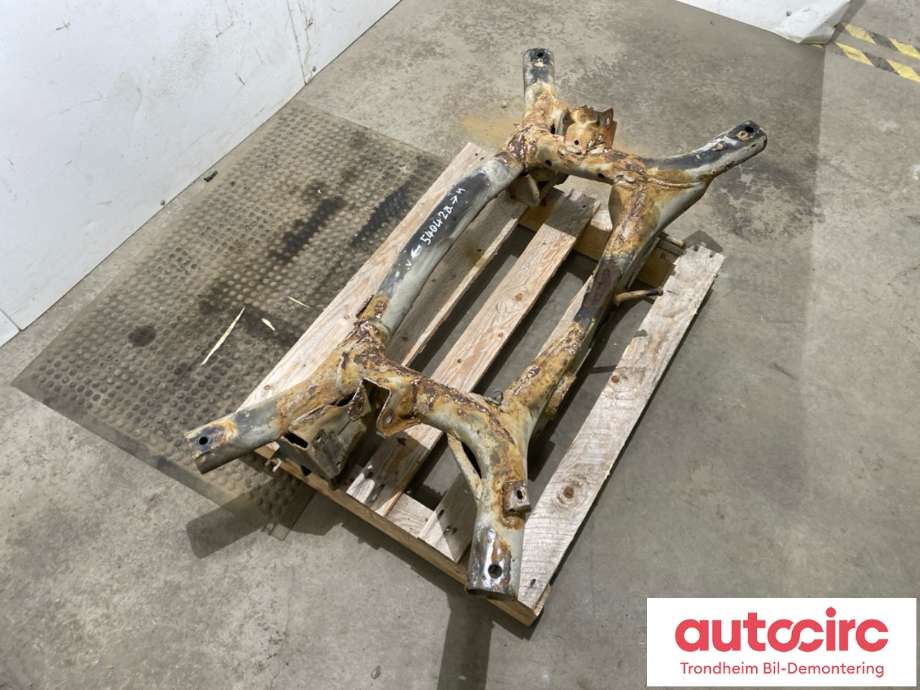 Travers bak til Mitsubishi Outlander 2012-2015 (Type III, Fase 1)  (4100A095|)