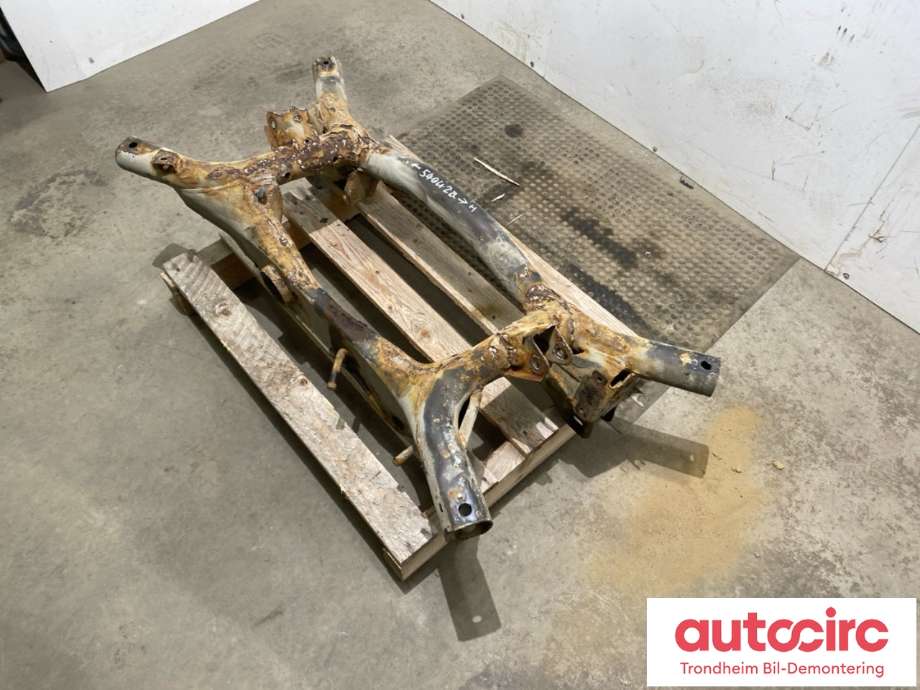 Travers bak til Mitsubishi Outlander 2012-2015 (Type III, Fase 1)  (4100A095|)