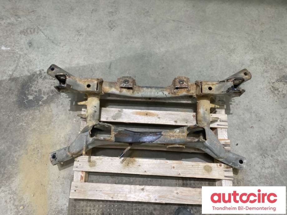 Travers bak til Mitsubishi Outlander 2012-2015 (Type III, Fase 1)  (4100A095|)
