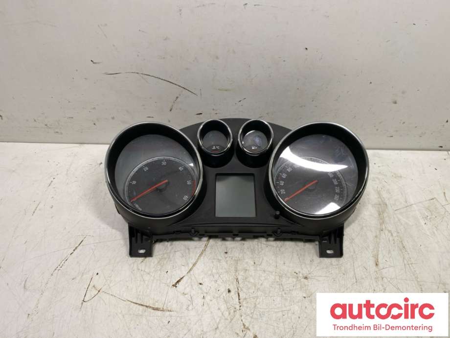 Instrumentpanel til Opel Insignia A, 2009-2014  (13333344)