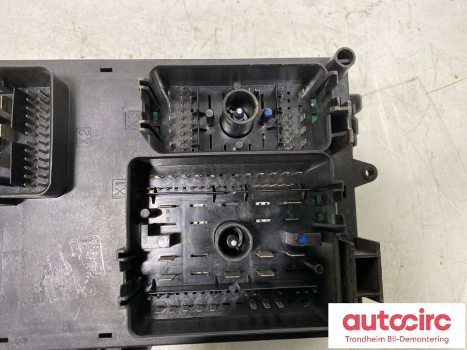 Sikringsboks motorrom til Opel Insignia A 2009-2014  (13255300|13275884|)