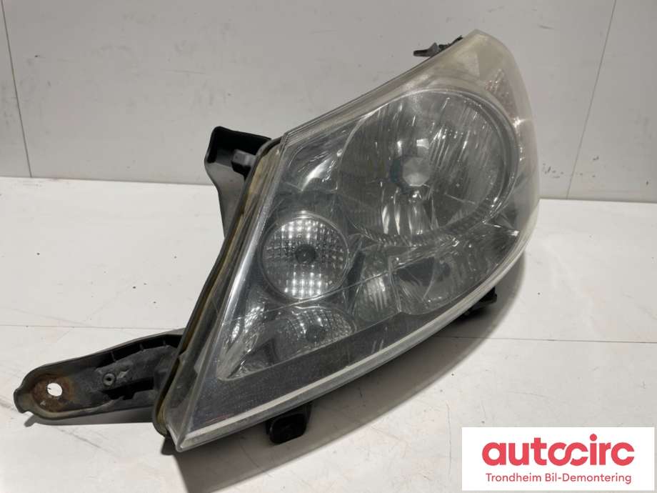 Frontlykt venstre halogen til Citroën Jumpy 2007-2016 (Type II)  (14 004 555 80|)