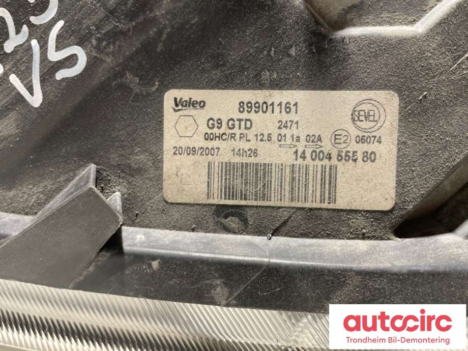 Frontlykt venstre halogen til Citroën Jumpy 2007-2016 (Type II)  (14 004 555 80|)