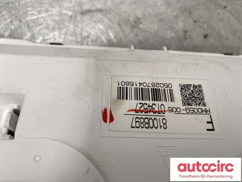 Instrumentpanel til Mitsubishi Outlander 2012-2015 (Type III, Fase 1) (8100B897|)