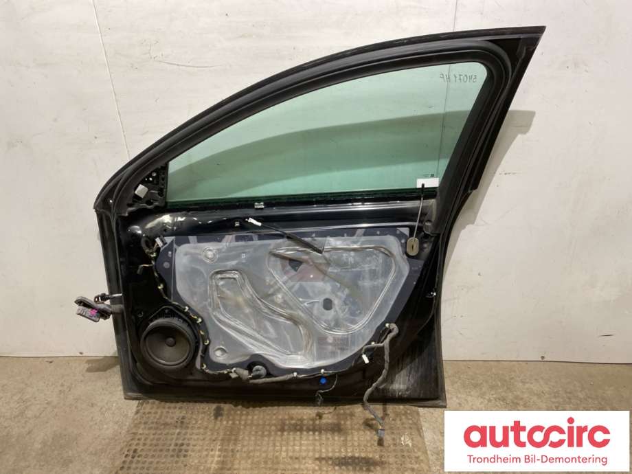 Dør høyre foran til Opel Insignia A 2009-2014  (13274119|39062234|)