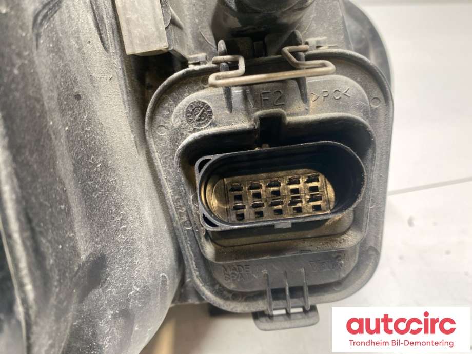 Frontlykt venstre halogen til VW Golf IV 1998-2003 (1J1941015C|)