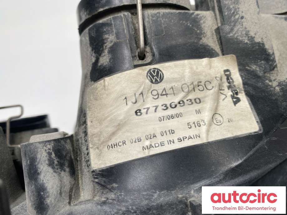 Frontlykt venstre halogen til VW Golf IV 1998-2003 (1J1941015C|)