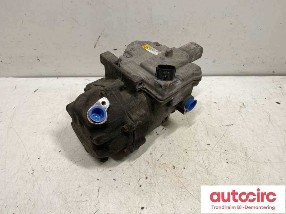 Aircondition kompressor hybrid til Toyota Yaris 2012-2014 (Type III, Fase 1)  (DENSO|8837052011|042200-1041|)