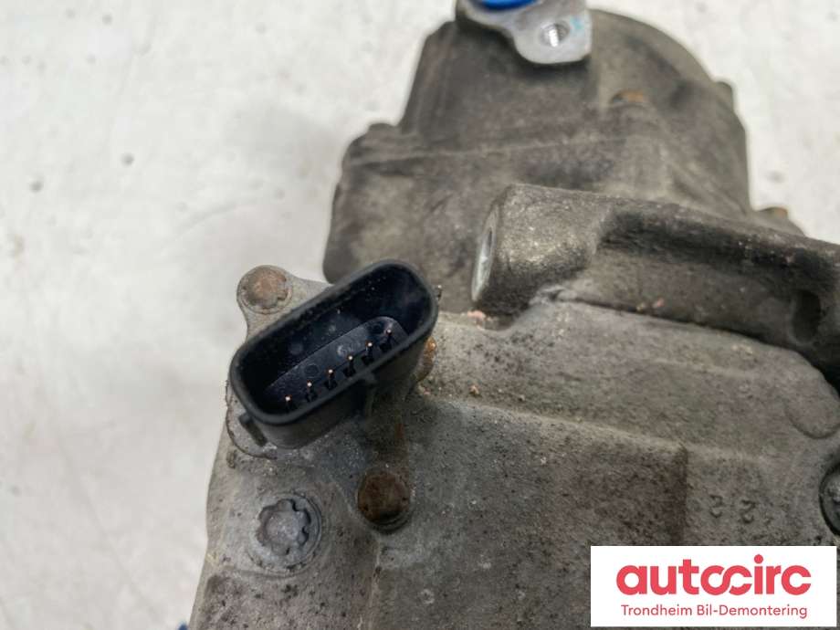 Aircondition kompressor hybrid til Toyota Yaris 2012-2014 (Type III, Fase 1)  (DENSO|8837052011|042200-1041|)