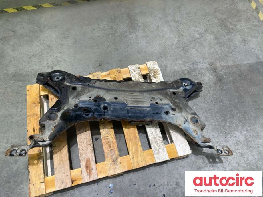 Travers foran hoved til Mitsubishi Outlander 2015-->> (Type III, Fase 2) (4000A414|)