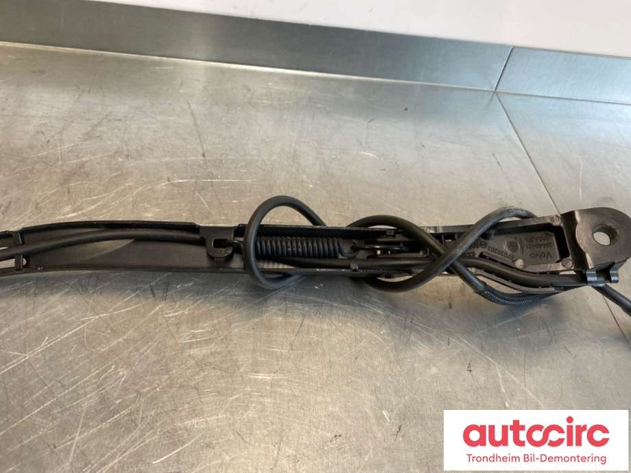 Viskerarm frontrute høyre til Volvo V90 / V90 CC / S90 2016-->>  (31385130|31440421|)
