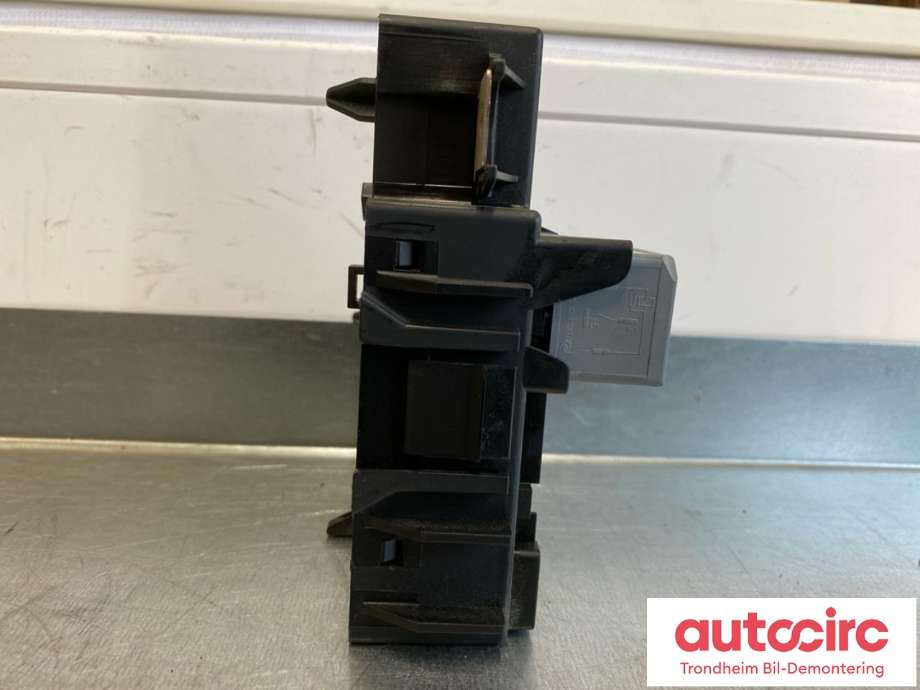 Sikringsboks motorrom til Volvo V90 / V90 CC / S90 2016-->>  (31409044|31473569|31687602)