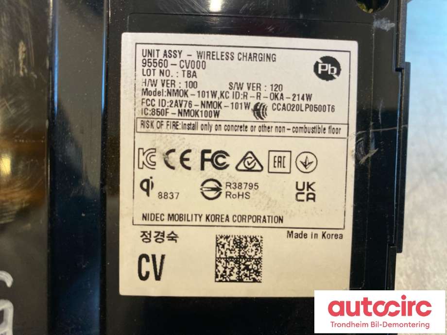 Dashbord trådløs mobillader til Kia EV6 2021-->>  (95560-CV000|)