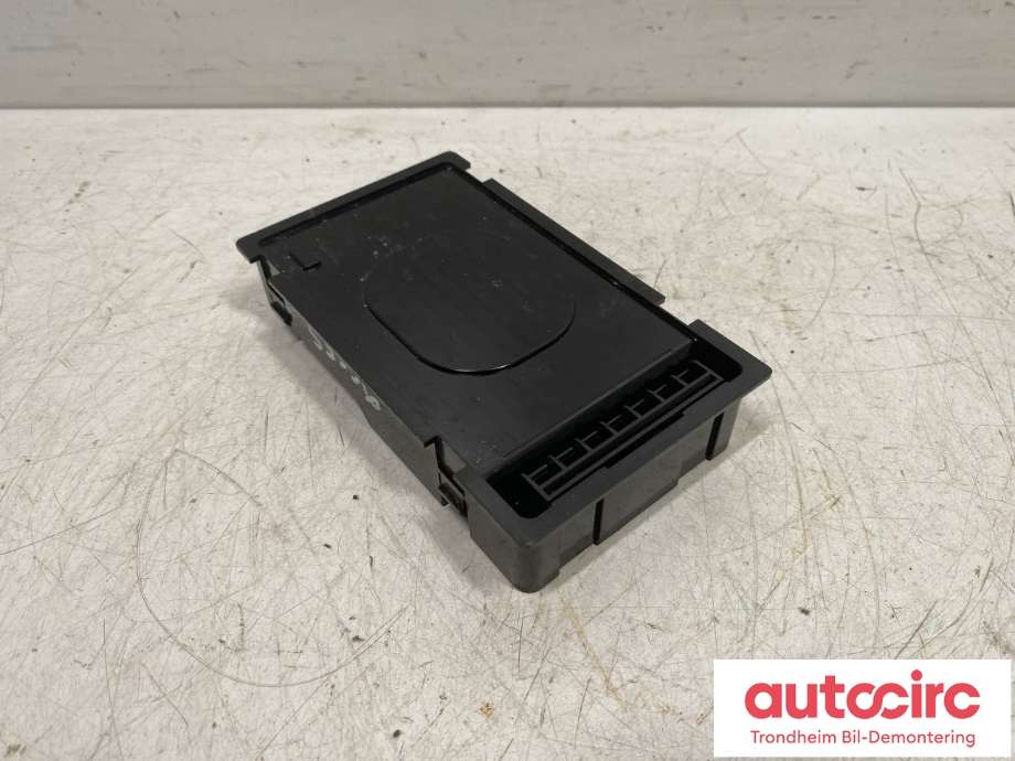 Dashbord trådløs mobillader til Hyundai Ioniq 5 2021-->>  (95560GI000|)