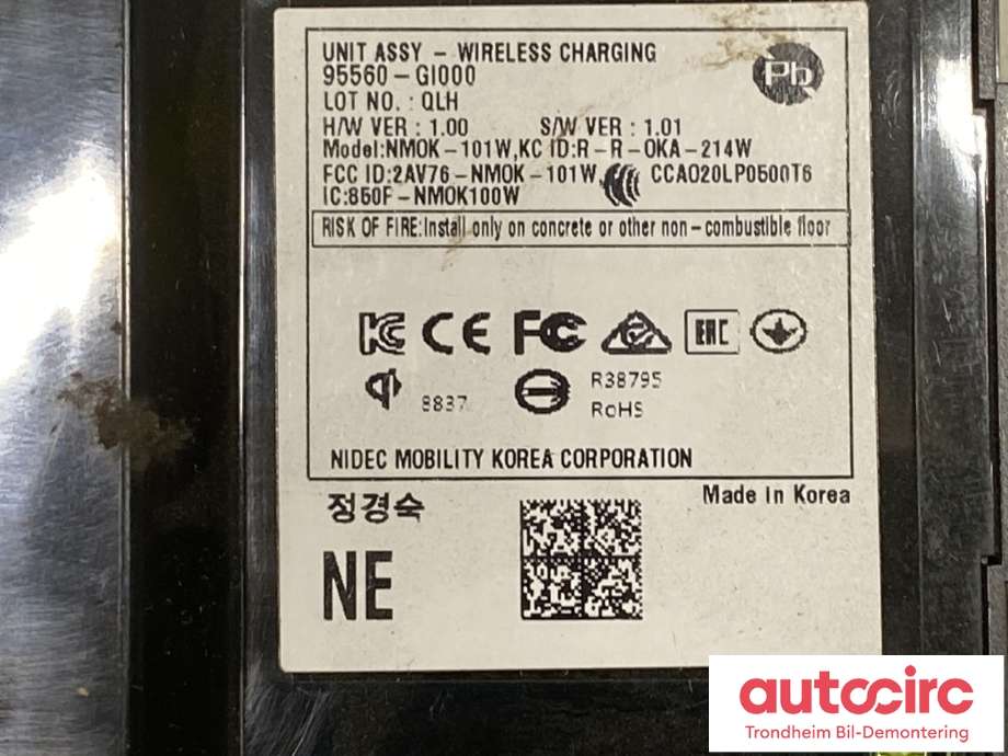 Dashbord trådløs mobillader til Hyundai Ioniq 5 2021-->>  (95560GI000|)