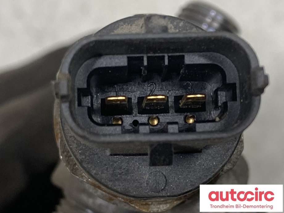 Dyseskinne (fuelrail) til Opel Insignia A 2009-2014  (BOSCH|55576177|0 445 214 221|)