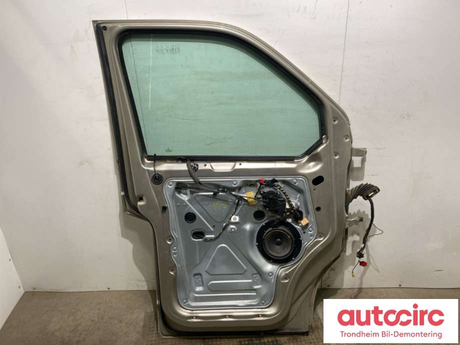 Dør venstre foran til VW Transporter / Caravelle 2003-2009 (Fase 1) (T5) (T5) (7E5 831 055 E|7LA 831 055 C|)