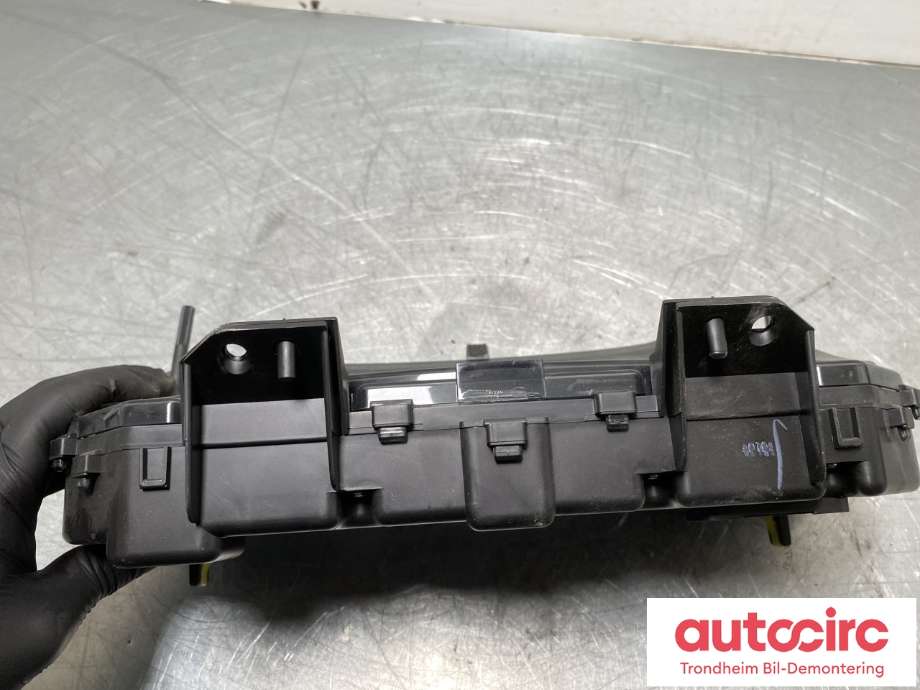 Instrumentpanel til Toyota Avensis 2009-2015 (Type III, Fase 1) (83800-05K70|)