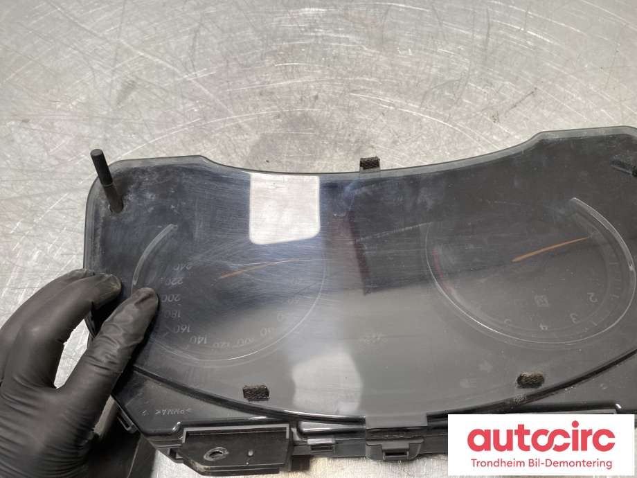 Instrumentpanel til Toyota Avensis 2009-2015 (Type III, Fase 1) (83800-05K70|)