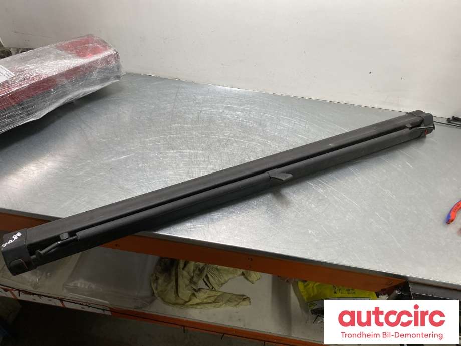 Bagasjerom hundegitter til Toyota Avensis, 2009-2015 (Type III, Fase 1)  (NO PART ID)