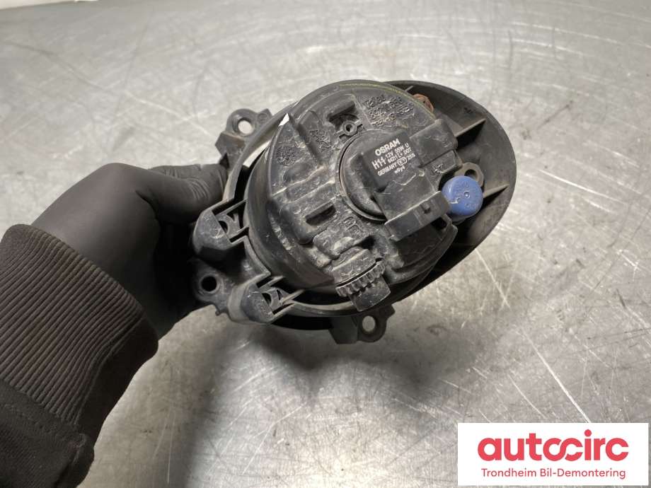 Tåkelykt høyre foran til Toyota Avensis 2009-2015 (Type III, Fase 1) (VALEO|812100D041|)