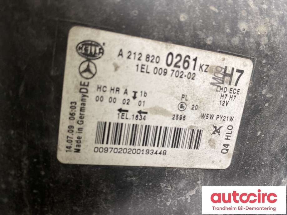 Frontlykt høyre halogen til Mercedes E-Klasse 2009-2013 (Fase 1) (W212) (W212) (A 212 820 02 61|A 212 820 82 61|)