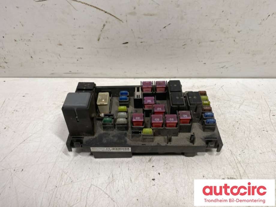 Sikringsboks motorrom til Subaru Legacy, 2003-2007 (Type IV, Fase 1) (82241AG000)