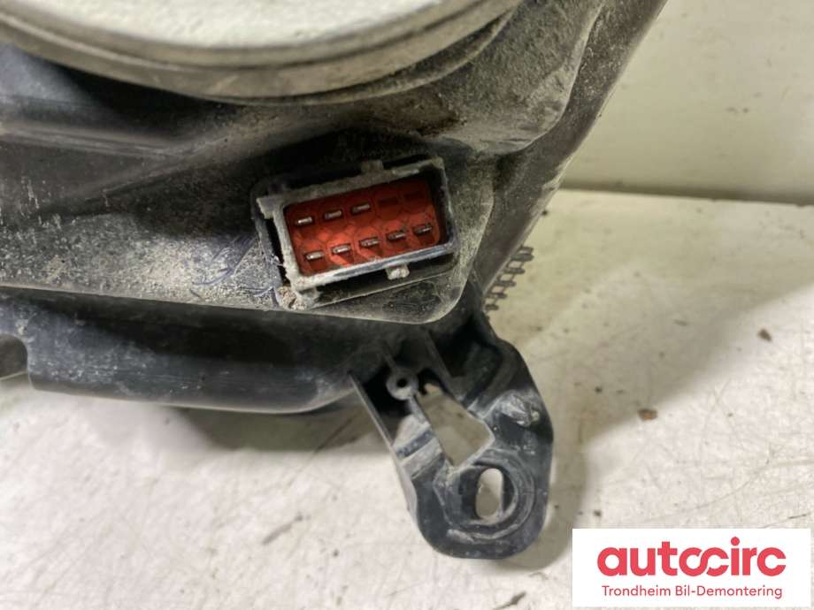 Frontlykt høyre halogen til Opel Astra H 2004-2009 (93190070|13239289|1EG270370-42)
