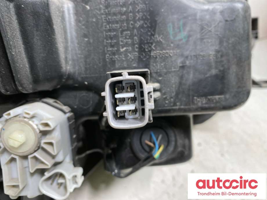 Frontlykt venstre full-LED til Isuzu D-Max 2021-->> (Type III) (8978202960|8977993753|)
