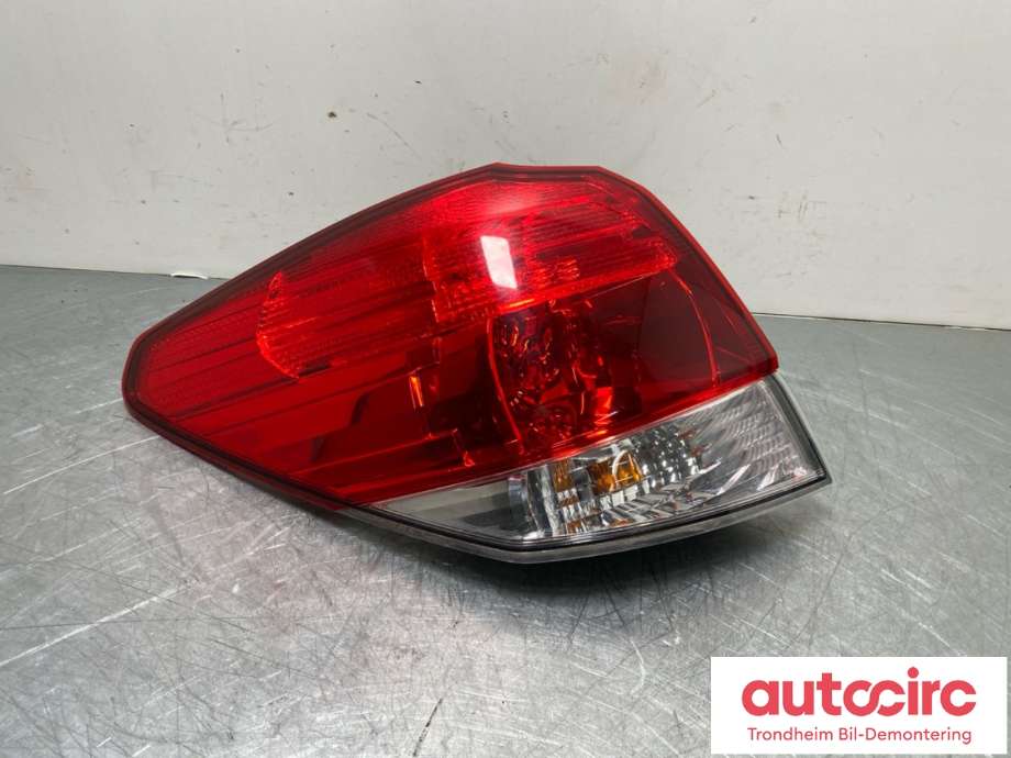 Baklykt venstre ytre til Subaru Legacy, 2009-2015  (84912AJ100)