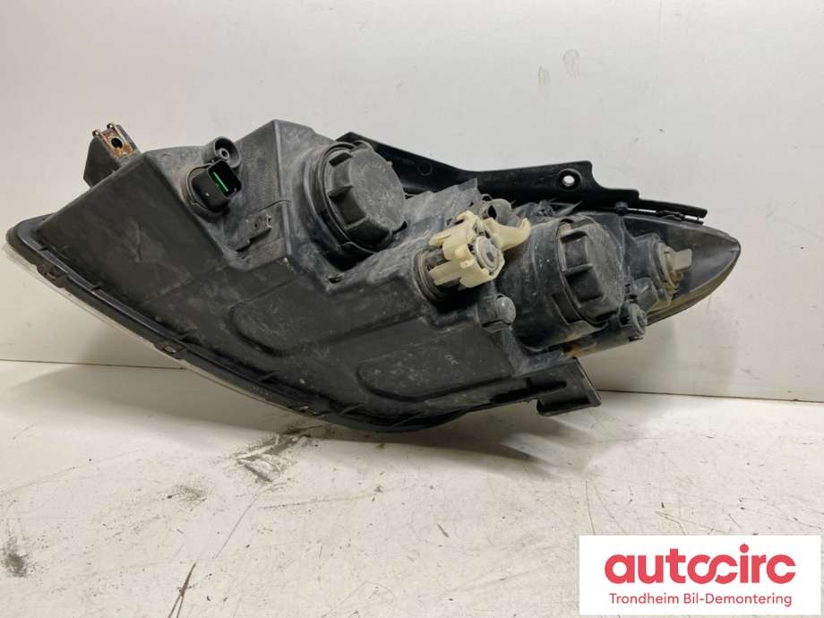 Frontlykt høyre halogen til Hyundai i30 2007-2012 (Type I)  (92102-2LXXX|92102-2L120|921022L120)