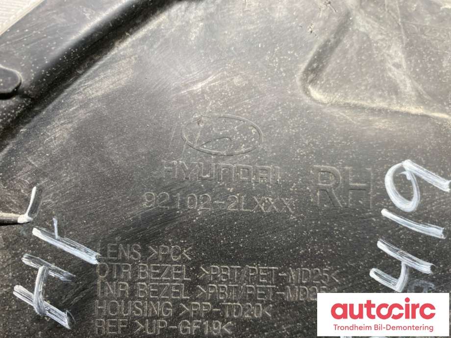 Frontlykt høyre halogen til Hyundai i30 2007-2012 (Type I)  (92102-2LXXX|92102-2L120|921022L120)