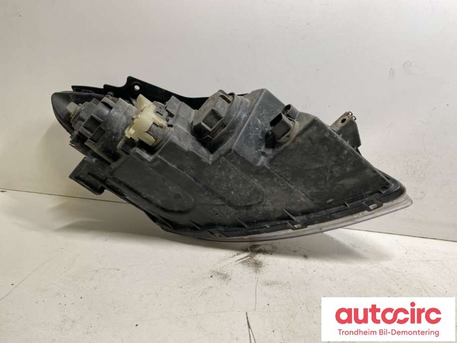Frontlykt venstre halogen til Hyundai i30 2007-2012 (Type I)  (92101-2LXXX|92101-2L120|921012L120)